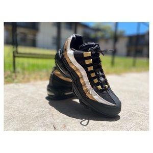 Nike Air Max 95 OG
Black Metallic Gold White
